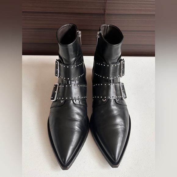 Capezzani Leather Pointed Toe Stud Ankle Boot Size 7.5 (38) - Picture 5 of 14